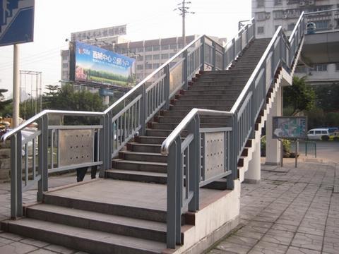 简述不锈钢护栏的保养要点.jpg