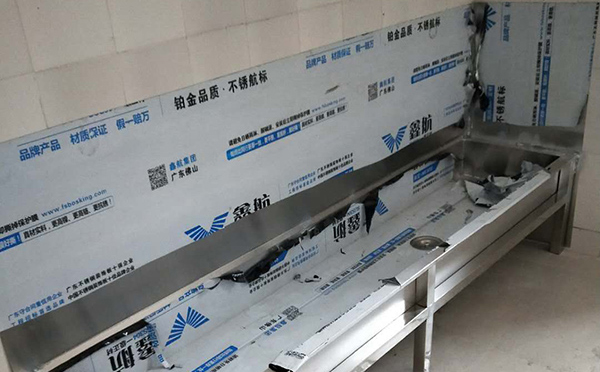 定制护栏报价：不锈钢铁艺加工厂激光除锈工艺